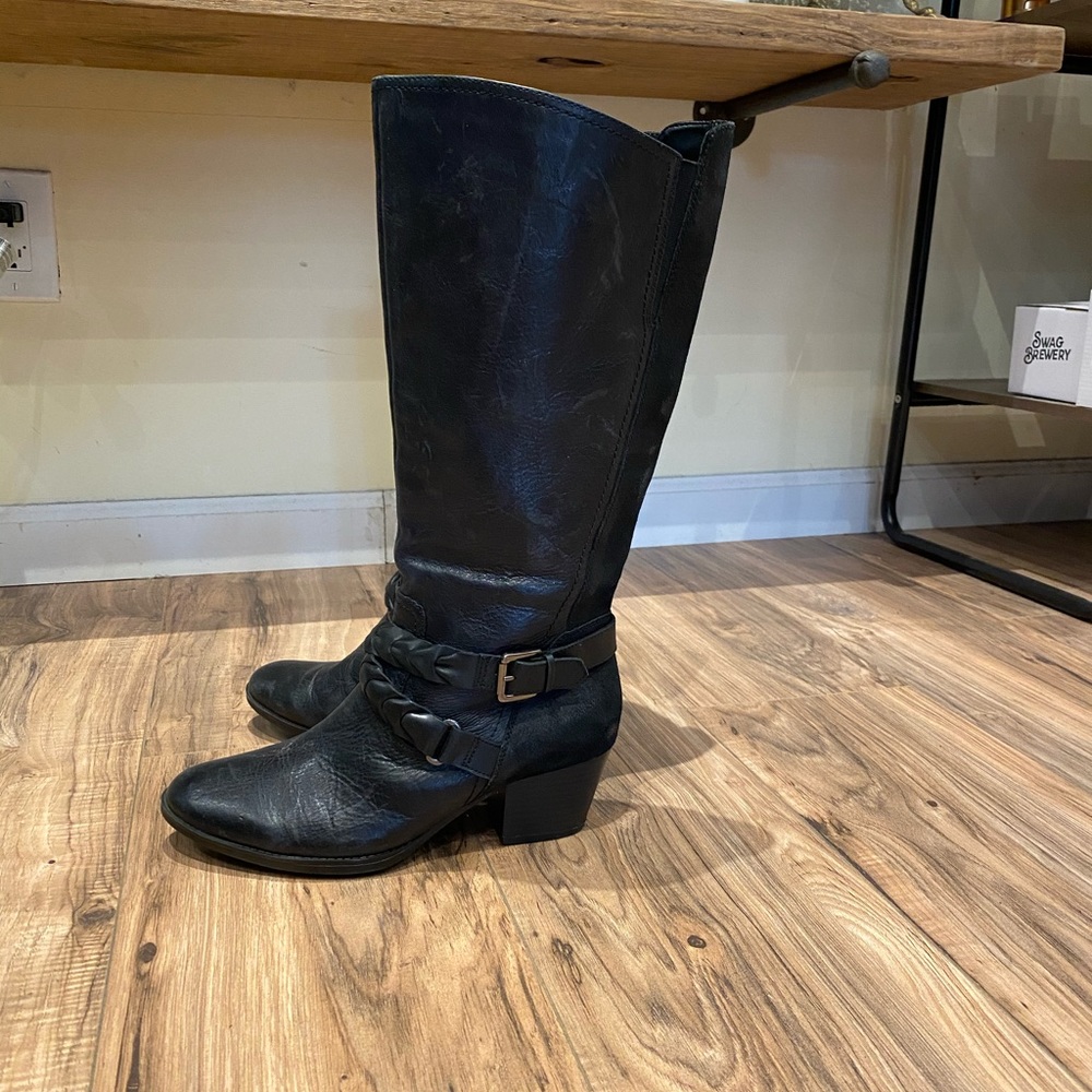 Earth boots